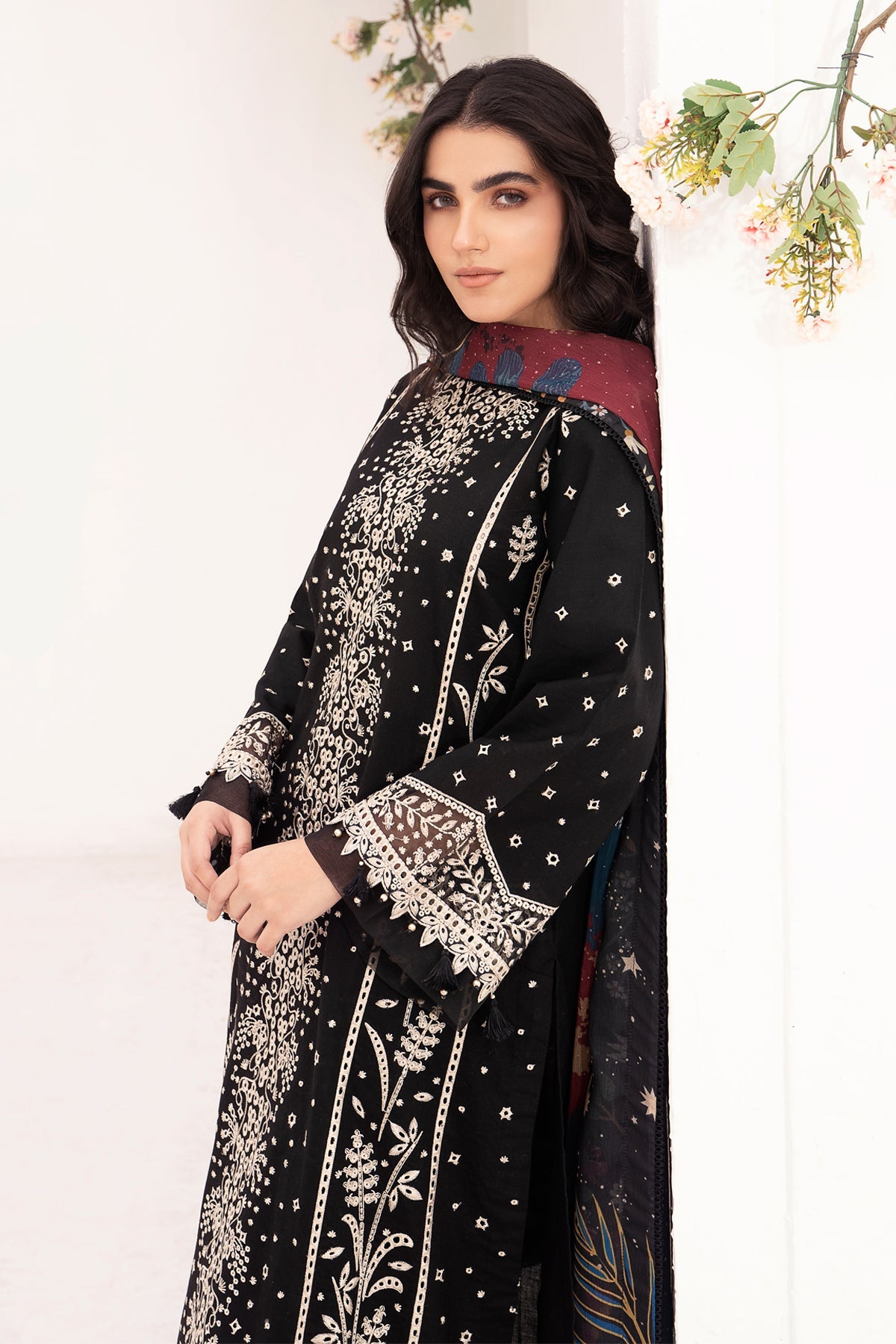 EFS Embroidered Lawn USE-9018